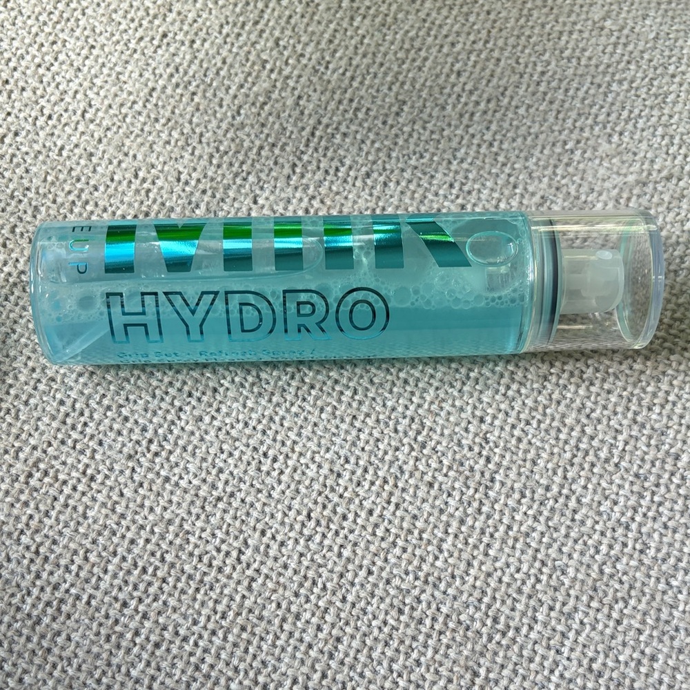 NWT Milk | Hydro Grip Set + Refresh Spray (100 ml / 3.38 fl oz)